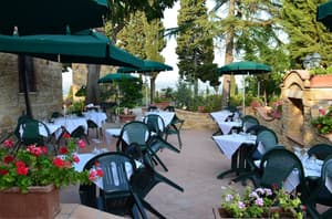 thumbnail: Outdoor dining