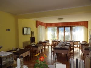 thumbnail: Bar (on property)