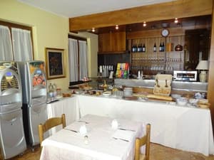 thumbnail: Breakfast area