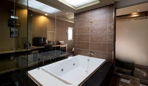 thumbnail: Deep soaking bathtub
