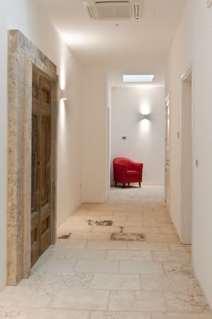 thumbnail: Interior detail