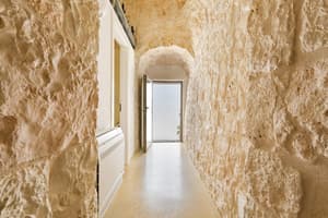 thumbnail: Hallway