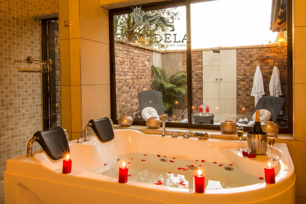 Private spa tub