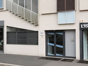 thumbnail: Property entrance