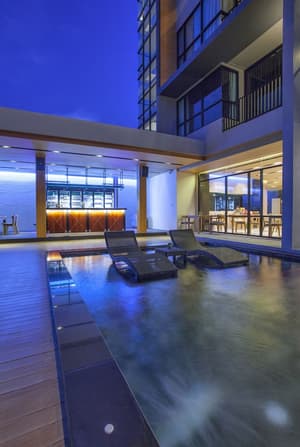 thumbnail: Poolside bar