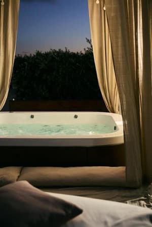 thumbnail: Jetted tub