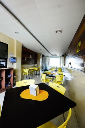 thumbnail: Breakfast area