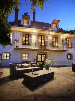thumbnail: Property entrance