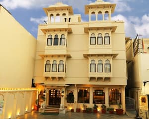 thumbnail: Front of property