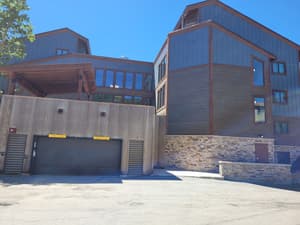 thumbnail: Parking