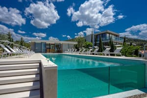thumbnail: Infinity pool