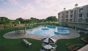 thumbnail: Outdoor pool