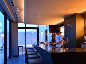 thumbnail: Bar (on property)