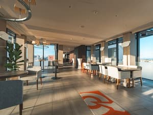 thumbnail: Bar (on property)