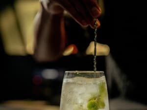 thumbnail: Bar (on property)