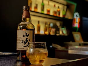 thumbnail: Bar (on property)