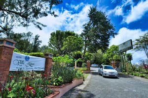 thumbnail: Front of property