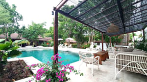 thumbnail: Outdoor pool
