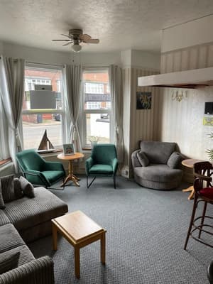 thumbnail: Lounge