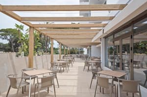 thumbnail: Outdoor dining