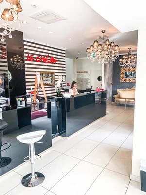 thumbnail: Concierge desk