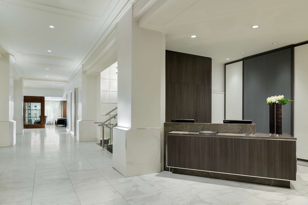 Concierge desk