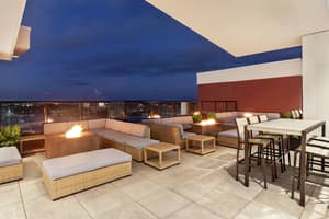thumbnail: Bar (on property)