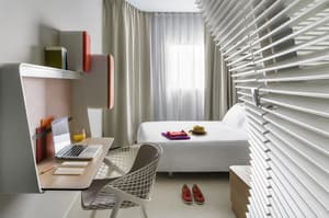 thumbnail: In-room business center