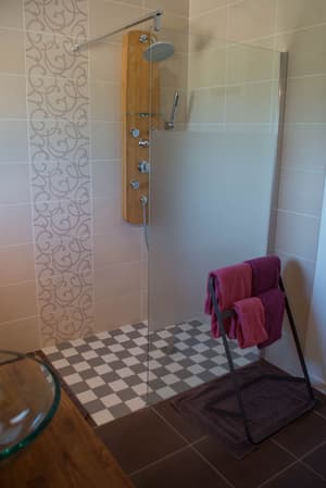 thumbnail: Bathroom shower