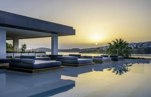 thumbnail: Infinity pool