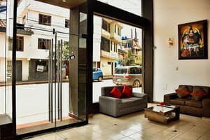 thumbnail: Interior entrance