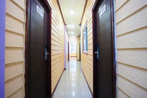 thumbnail: Hallway
