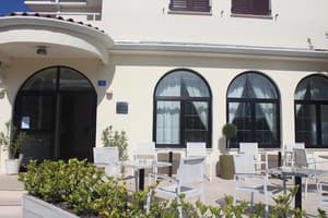 thumbnail: Property entrance