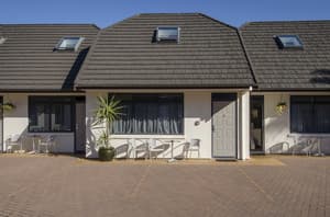 thumbnail: Exterior