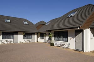 thumbnail: Front of property