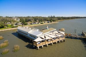 thumbnail: Outdoor dining