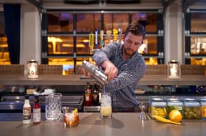 thumbnail: Bar (on property)