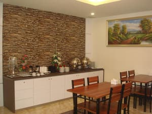 thumbnail: Breakfast area