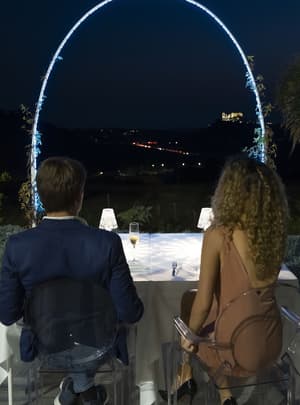 thumbnail: Outdoor dining