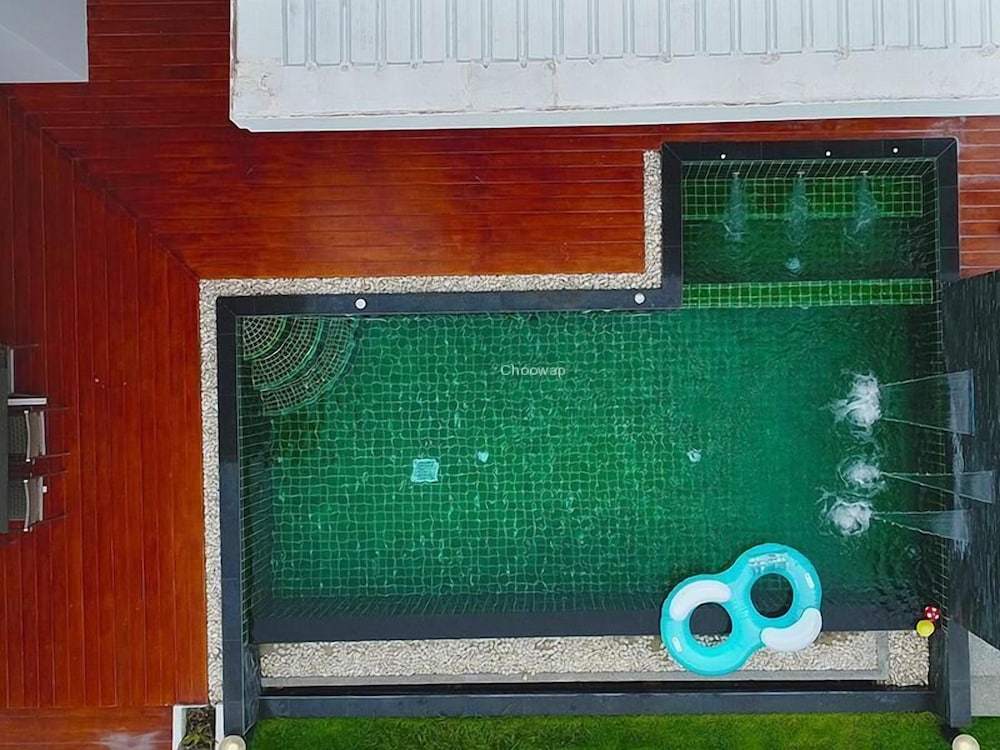 Private pool