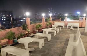 thumbnail: Outdoor dining