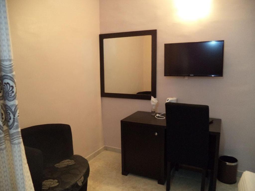 186e2860be0eede7e9cbc7aabcfe29a3.jpg
