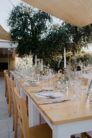 thumbnail: Outdoor dining