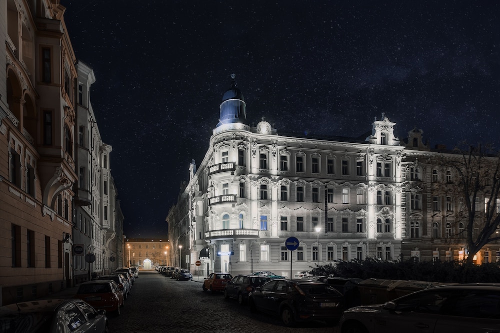 Front of property - evening/night