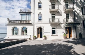 thumbnail: Outdoor dining