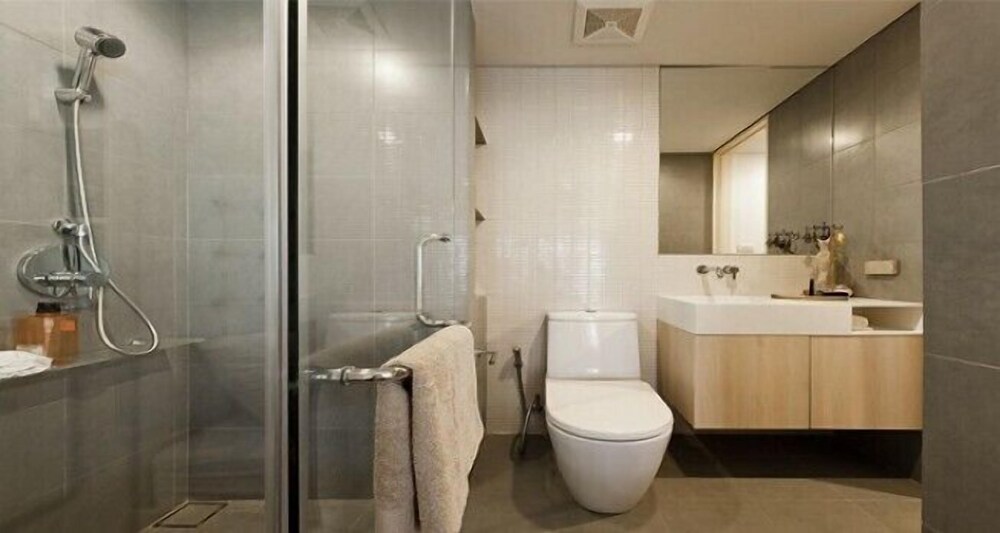Bathroom shower