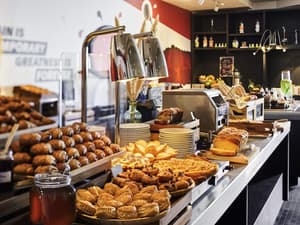 thumbnail: Breakfast area