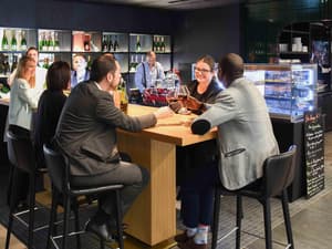 thumbnail: Bar (on property)