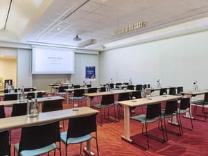 thumbnail: Business center