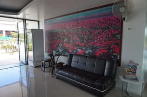 thumbnail: Lobby sitting area
